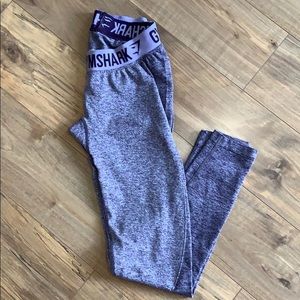 Gym shark leggings